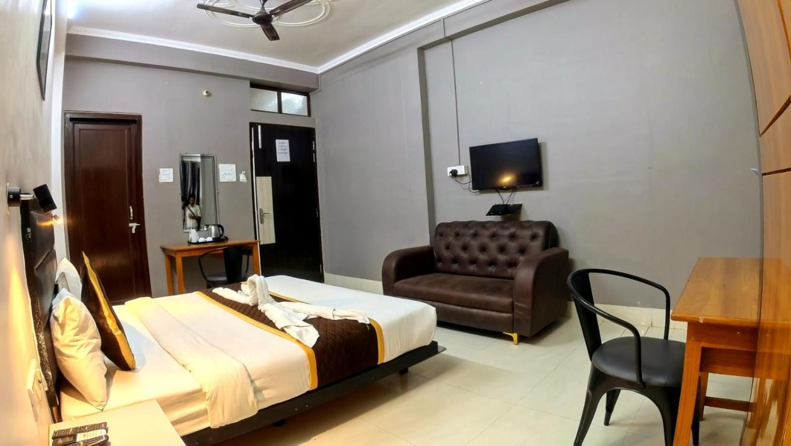 Holidayy Inn Allāhābād Junction المظهر الخارجي الصورة