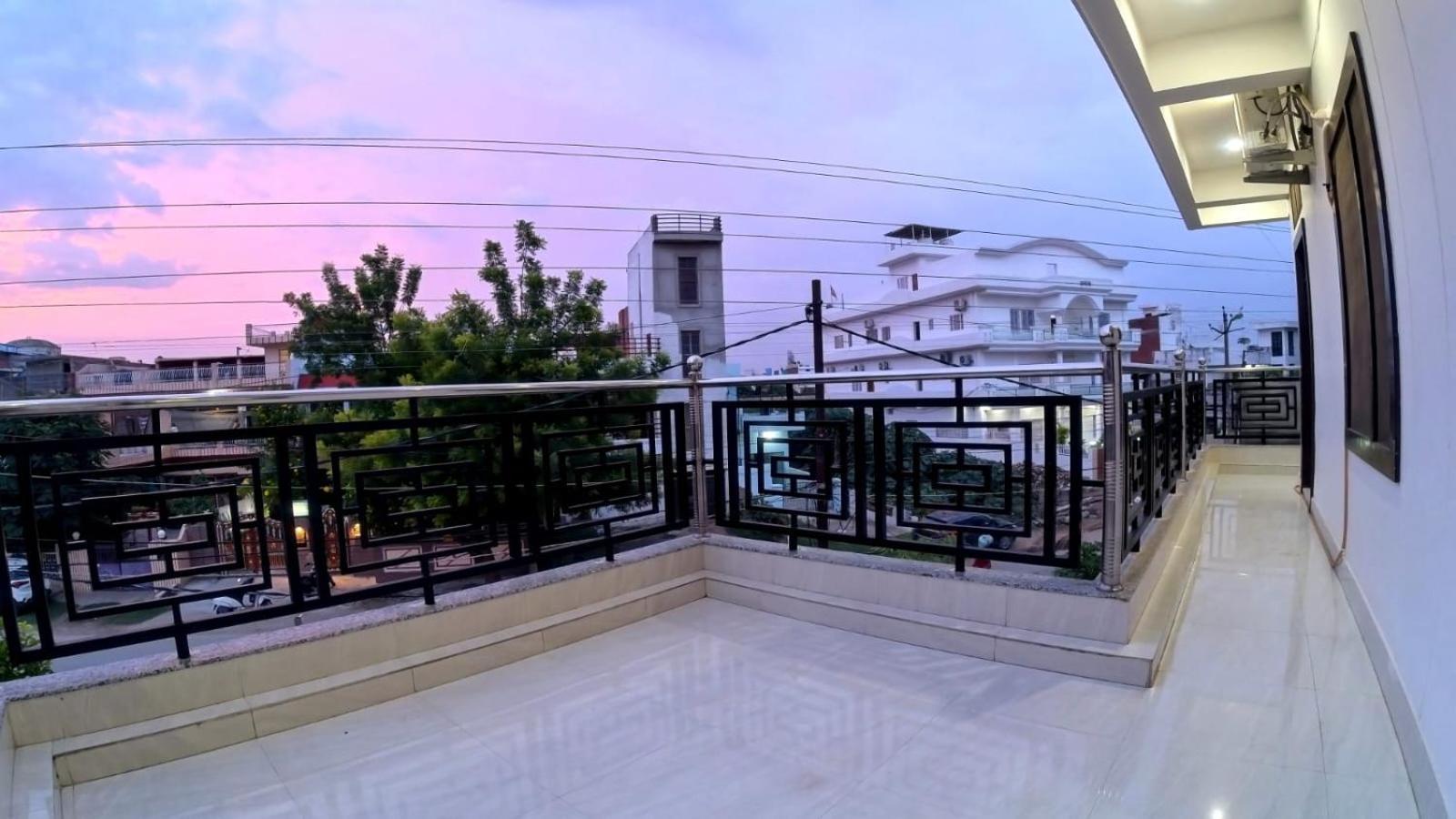 Holidayy Inn Allāhābād Junction المظهر الخارجي الصورة