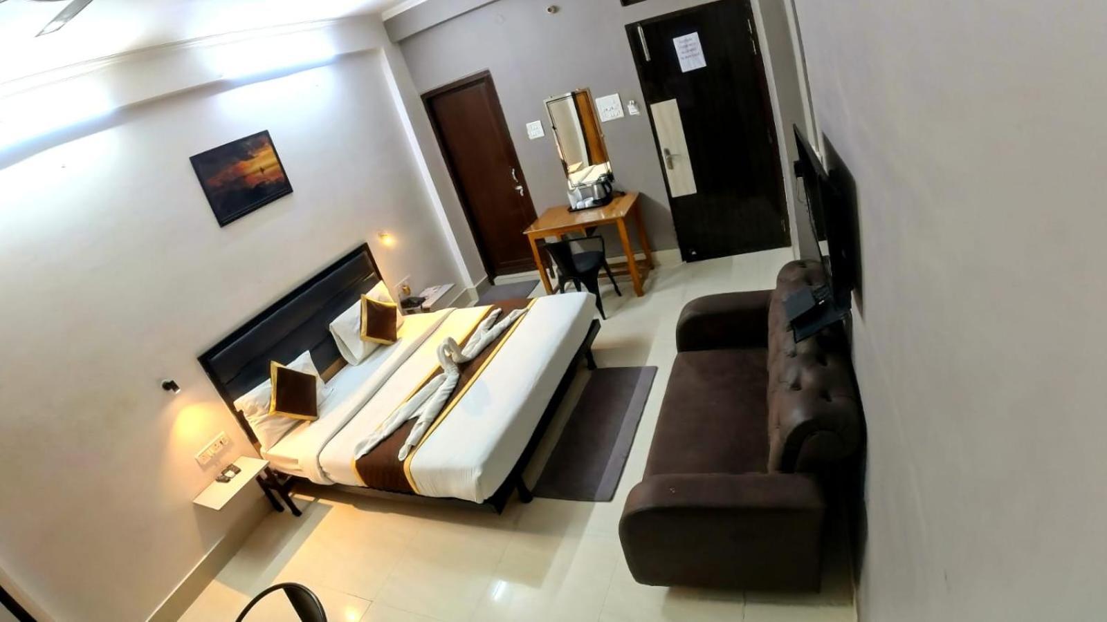 Holidayy Inn Allāhābād Junction المظهر الخارجي الصورة
